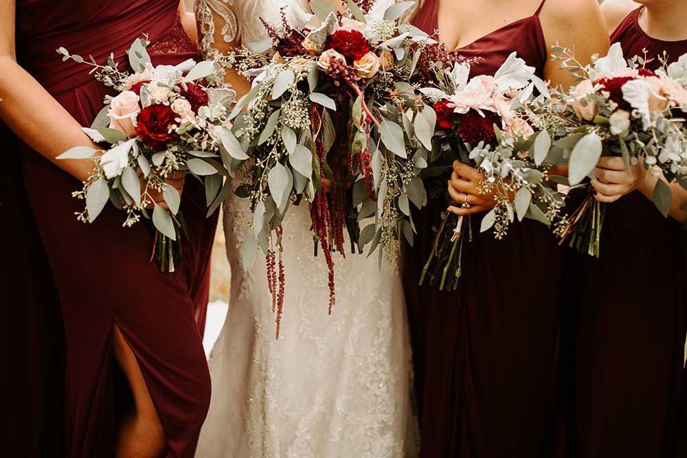 Kaylan-Chris-wedding bouquets deep red