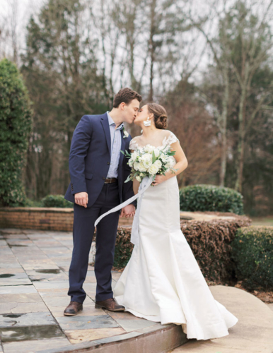 southern wedding country couple kissing outdoors