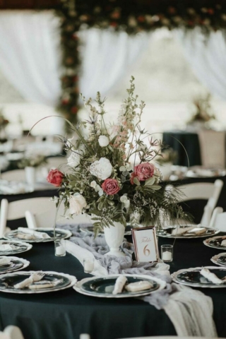 wedding table decor centerpiece bouquet dusty rose, dark green tablecloth