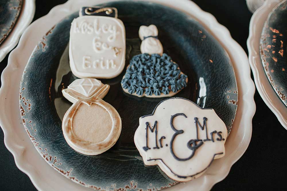 custom beautiful wedding cookies