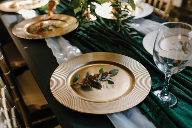 emerald and green wedding table decor, gold plates
